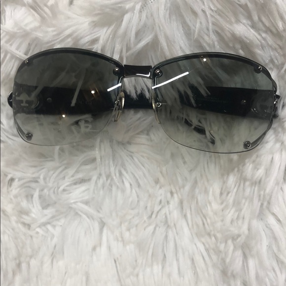 Gucci Accessories - Gucci Sunnies! Super cute,  stylish & Authentic